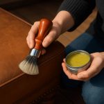 Pâte réparatrice à la cire d’abeille pour cuir et bois - Occamarket