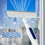 Nettoyeur de vitres télescopique 2-en-1 avec vaporisateur (145 cm) - Occamarket