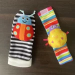 Lot de 4 chaussettes hochet bébé 0 à 12 mois en coton avec animaux, pour poignets et chevilles – Image 6