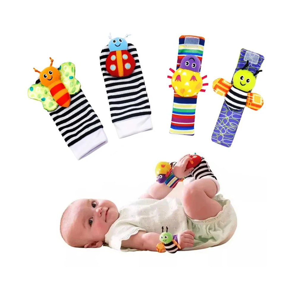 Sd1af378b83b748aebd387240bc38b9f8c.webp Lot de 4 chaussettes hochet bébé 0 à 12 mois en coton avec animaux, pour poignets et chevilles – Image 1