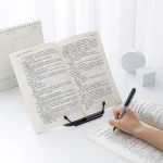 Simple Metal Reading Stand Stable and Not Easy To Collapse Foldable and Adjustable Bookshelf Portable Music Score Stand